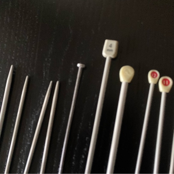 Colorful Knitting Needle Set - Picture 2 of 7